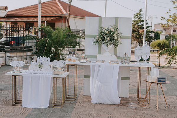 all-white-summer-wedding-volos-roses_12