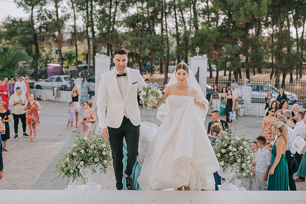 all-white-summer-wedding-volos-roses_17