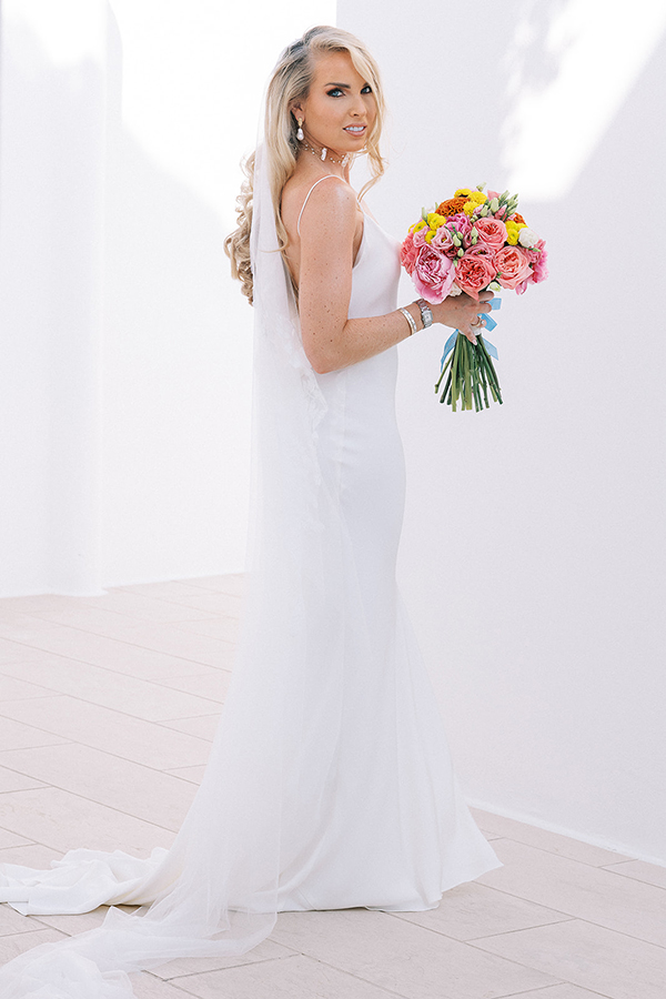 destination-wedding-mykonos-colorful-florals_05
