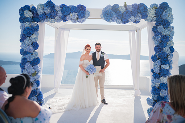 destination-wedding-santorini-blue-hudrangeas_20