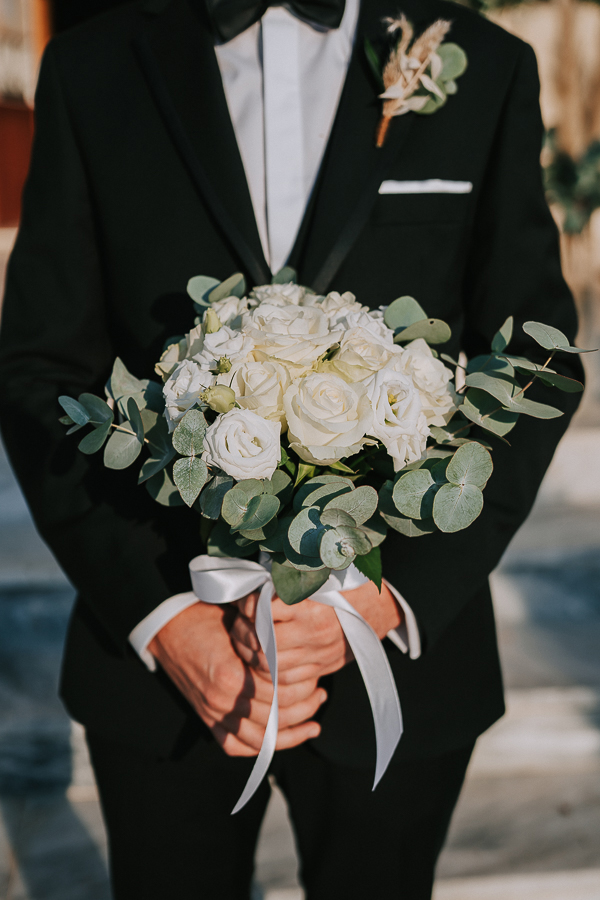 fall-wedding-larisa-white-roses_13x
