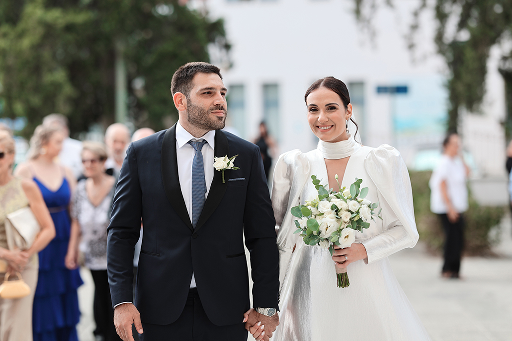 Chic φθινοπωρινός γάμος στη Λευκωσία με λευκά λουλούδια | Μαρκέλλα & Γιώργος