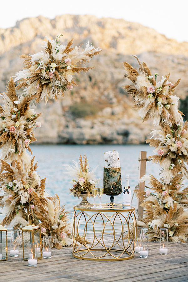 boho-ideas-decoration-wedding-aetherial-pampas-grass-pastel-roses_22