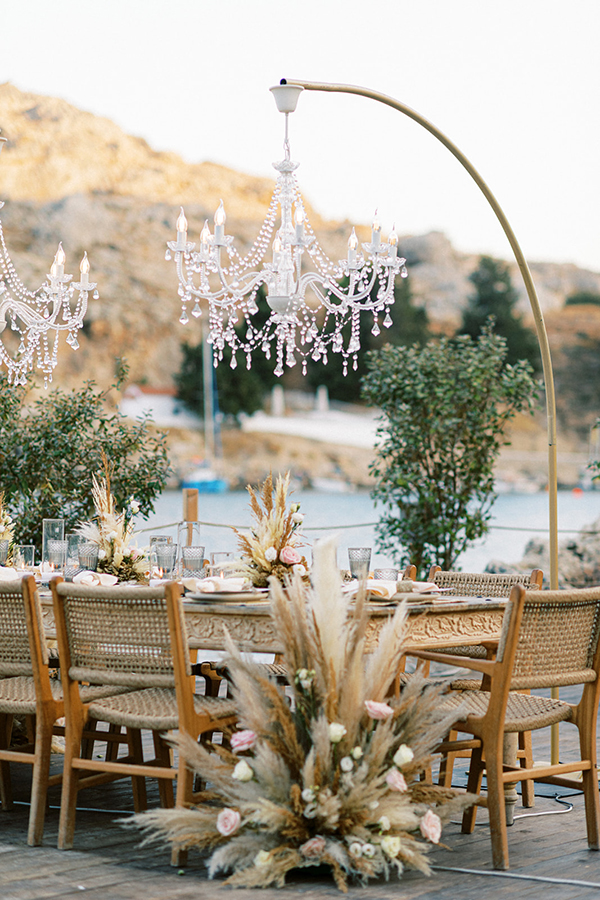 boho-ideas-decoration-wedding-aetherial-pampas-grass-pastel-roses_30