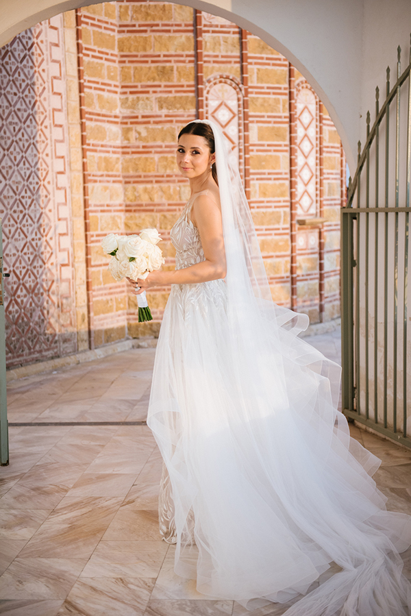 lovely-summer-wedding-thessaloniki-white-florals_06