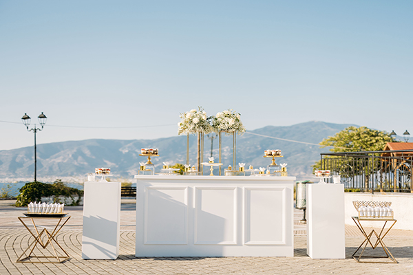 minimal-chic-destination-wedding-volos-white-roses_14