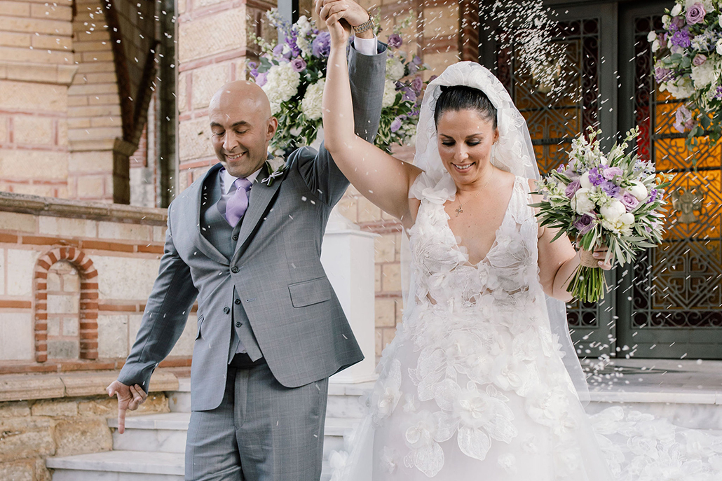 Μοντέρνος γάμος στη Θεσσαλονίκη με λευκά και μωβ άνθη │ Ελένη & Κωνσταντίνος
