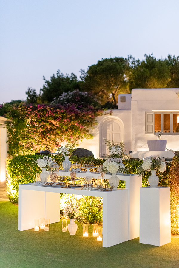 romantic-chic-wedding-athenian-riviera-lush-floral-arrangments_21x