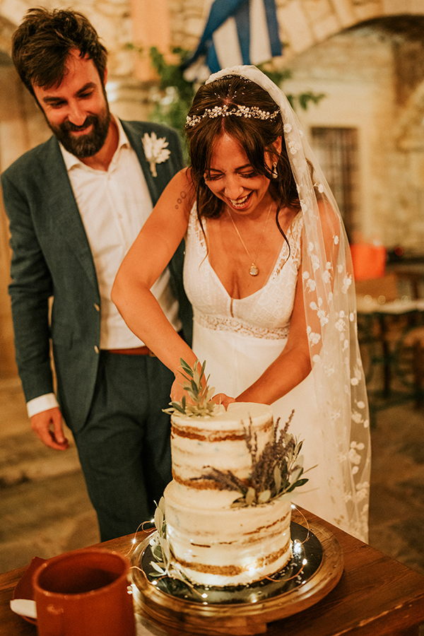 romantic-destination-wedding-crete-dried-flowers_25