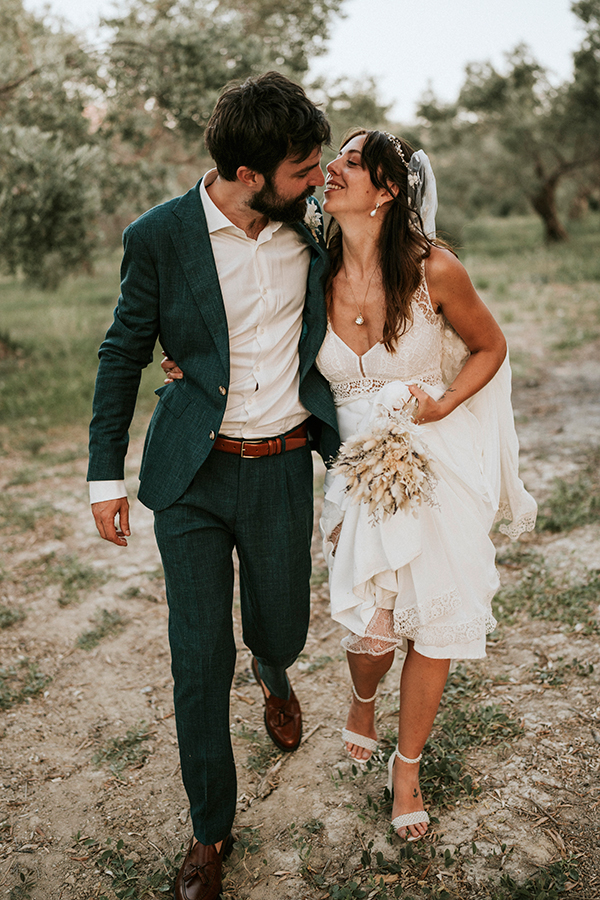 romantic-destination-wedding-crete-dried-flowers_30