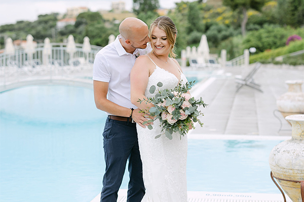 Ρομαντικός γάμος στην Κεφαλονιά με τριαντάφυλλα σε απαλές ροζ αποχρώσεις | Rebecca & Stephane