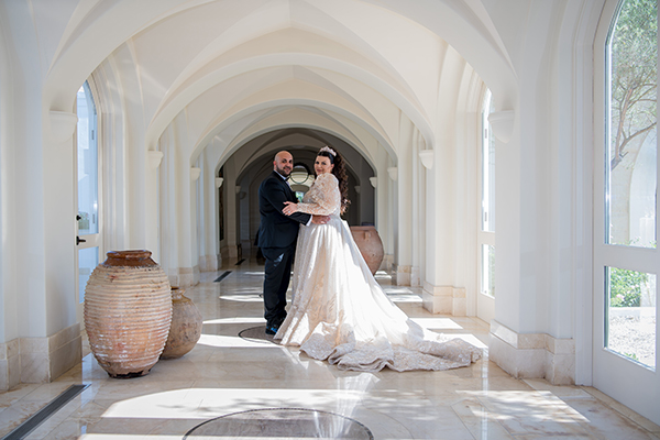 Καλοκαιρινός γάμος στην Πάφο με φούξια ορτανσίες | Βασιλεία & Χρίστος
