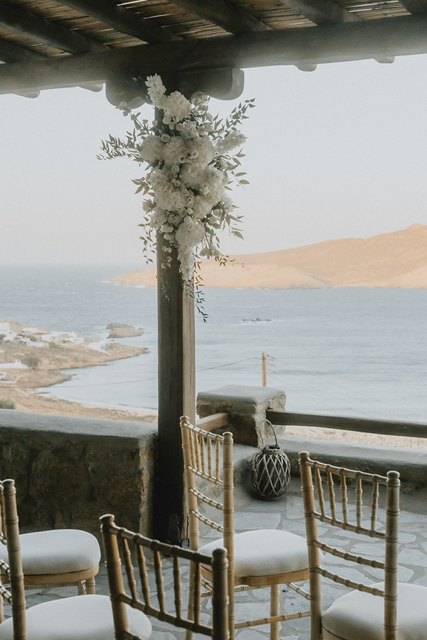 destination-summer-wedding-mykonos-tender-moments_13