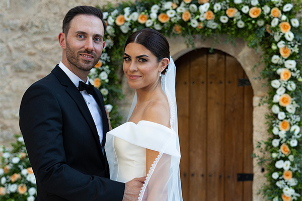 Ρομαντικός καλοκαιρινός γάμος στη Νεμέα με pale peach τριαντάφυλλα | Πολυξένη & Γιώργος