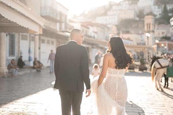 Ρομαντικός γάμος στην Αθήνα με λευκά τριαντάφυλλα και γυψοφύλλη | Μαρία & Ηρακλής