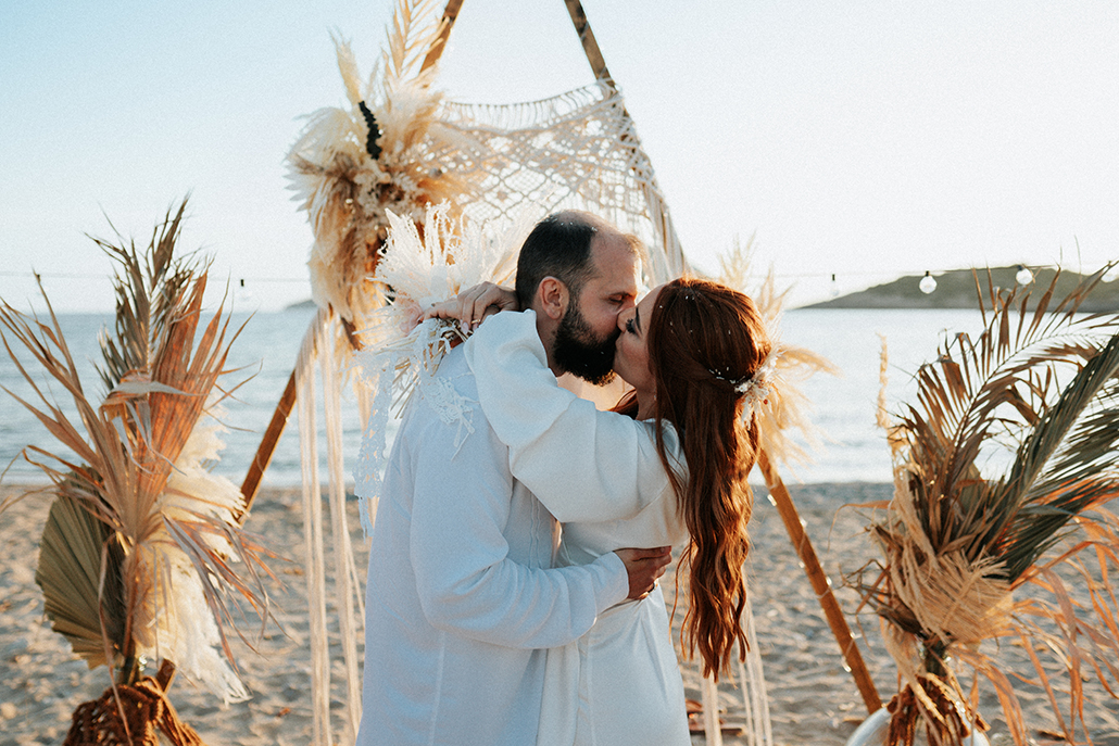Ανοιξιάτικος γάμος σε παραλία με bohemian διάθεση | Κατερίνα & Νίκος