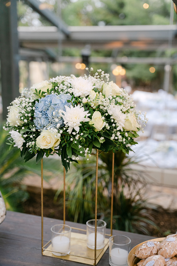 autum-wedding-ktima-kleopatra-white-light-blue-flowers_24x