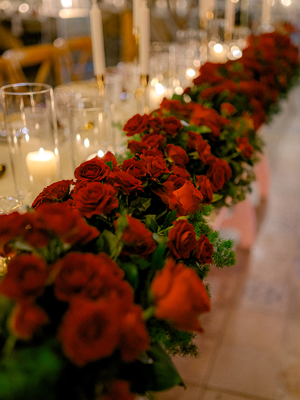 chi-winter-wedding-nicosia-red-roses_22x
