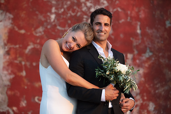 Intimate καλοκαιρινός γάμος στην Ύδρα και prewedding φωτογράφιση | Colleen & Paul