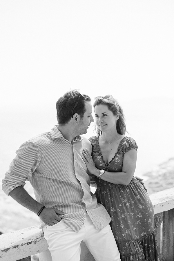 beautiful-engagement-session-tinos_05x