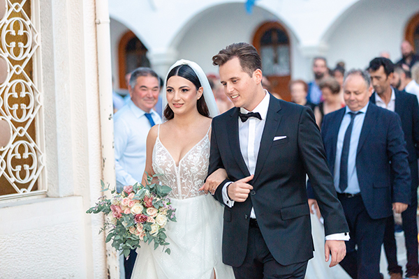 Ρομαντικός φθινοπωρινός γάμος στη Λιβαδειά με ροζ λουλούδια | Μαρίνα & Δημήτρης