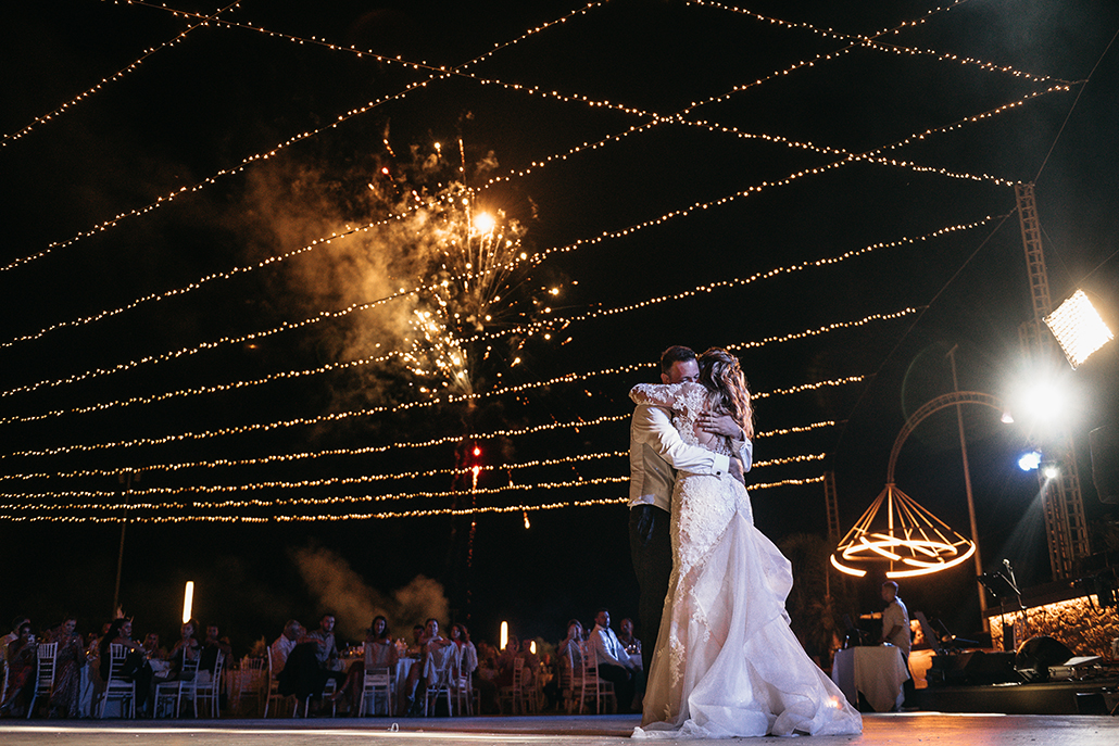 Καλοκαιρινός γάμος με γαλάζιες ορτανσίες και ευκάλυπτο | Στέφη & Πάρης